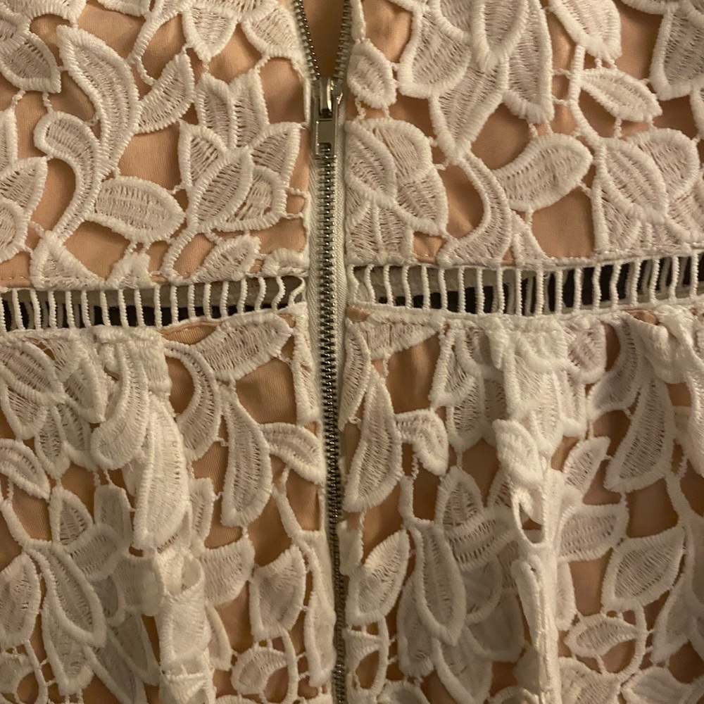 Lulu strapless lace mid dress.